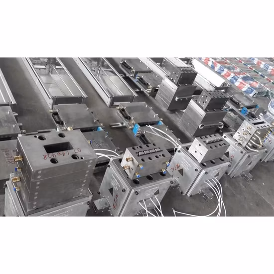 Molde de extrusão de piso composto de madeira e plástico WPC para decks